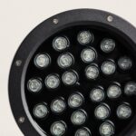 Spot extérieur LED rond noir à LED multiples, cadre métallique et vis apparentes
