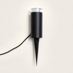 Spot extérieur sur piquet noir cylindrique avec diffuseur transparent et câble