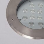 Spot encastrable rond inox brossé à optiques LED multiples pour installation au sol