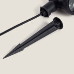 Spot LED sur piquet noir en plastique pour éclairage extérieur