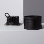 Spot encastrable noir avec dissipateur thermique et boîtier cylindrique pour encastrement