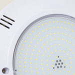 Spot LED piscine blanc circulaire à leds visibles avec vitre transparente montage en saillie
