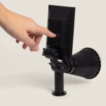 Spot LED noir sur piquet orientable avec panneau solaire