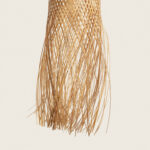 Suspension bambou naturel tressé à franges, forme allongée
