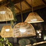 Suspension ronde en rotin naturel à finition tressée, câble d'accroche pour extérieur