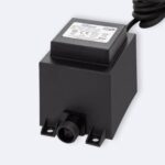 Alimentation étanche 12 V 60 W, boîtier noir rectangulaire avec connecteur étanche et câblage