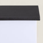 Applique murale extérieure en aluminium noir mat forme rectangulaire avec diffuseur blanc