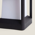 Balise extérieure noire en aluminium, diffuseur blanc opalin, forme carrée pour fixation sur muret