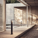 Balise extérieure LED noire en aluminium, forme rectangulaire, fixation au sol