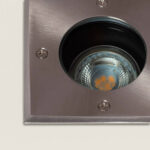 Spot encastrable carré inox brossé pour ampoule GU10, encastré au sol avec réflecteur visible