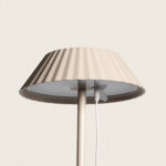 Lampadaire LED Portable Extérieur avec Batterie USB Rechargeable Hoima – Image 10