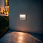 Balise encastrable murale carrée blanche aluminium IP65 – Image 2