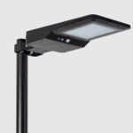 Lampadaire Solaire PRO avec Détecteur de Mouvement et Crépusculaire 32 W 12000 mAh 74 mm x 290 mm x 706 mm 1850 mA 4800 lm 25 W 250 W 9.6 V 13.5 V LiFePO4