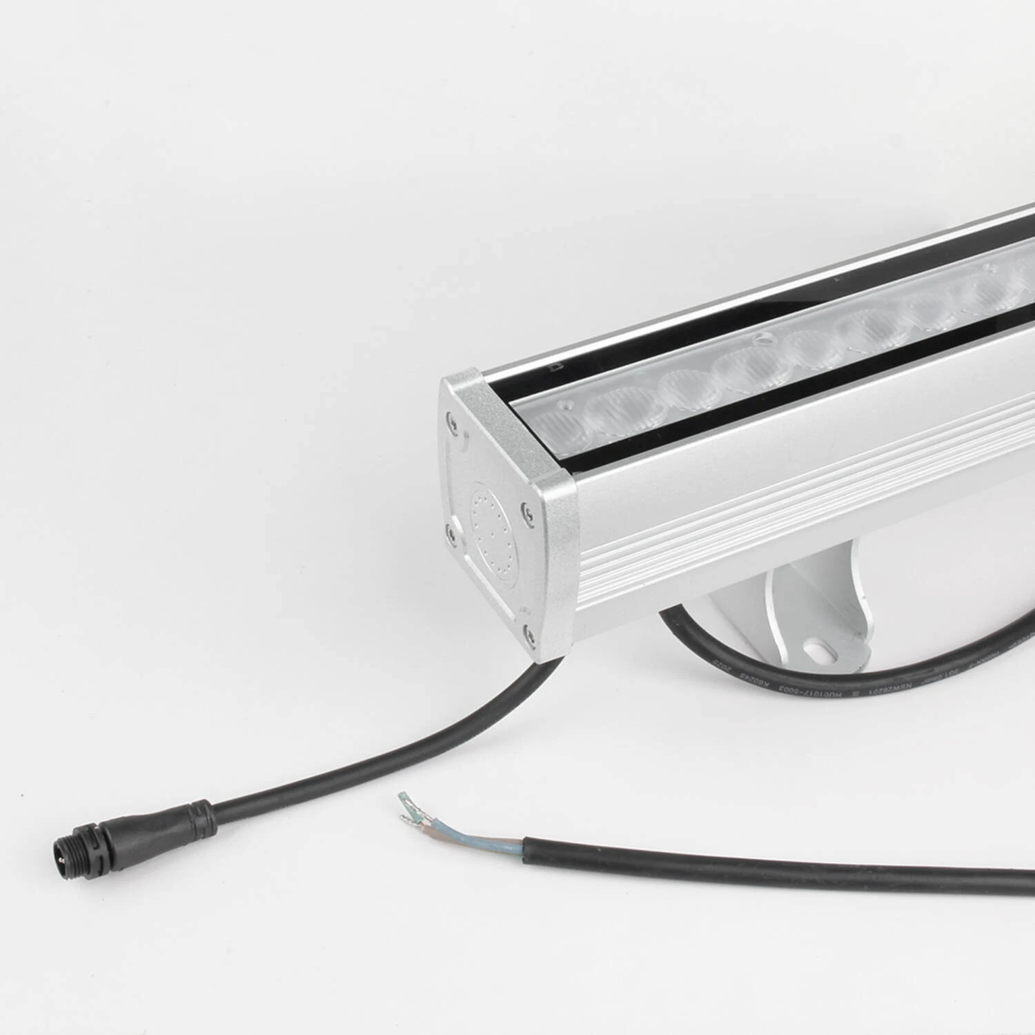 Linéaire Wallwasher LED SPI RGBIC 48W IP66 100cm Linéaire Wallwasher LED SPI RGBIC 48W IP66 100cm
